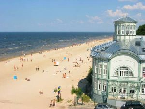 Jurmala, het meest populaire strand van Letland Jurmala, het meest populaire strand van Letland