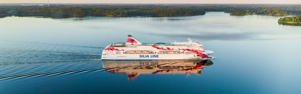 luxe Cruiseferry MS Baltic Queen onderweg tussen Stockholm en Tallinn