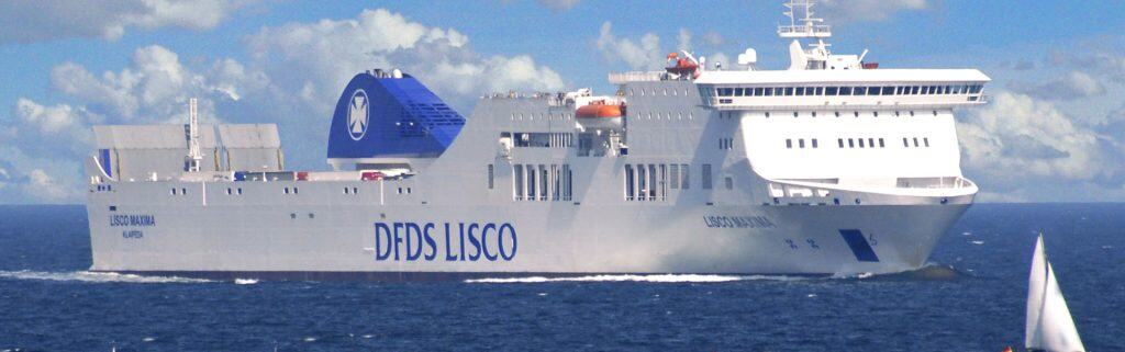 vrachtferry DFDS onderweg op de oostzee