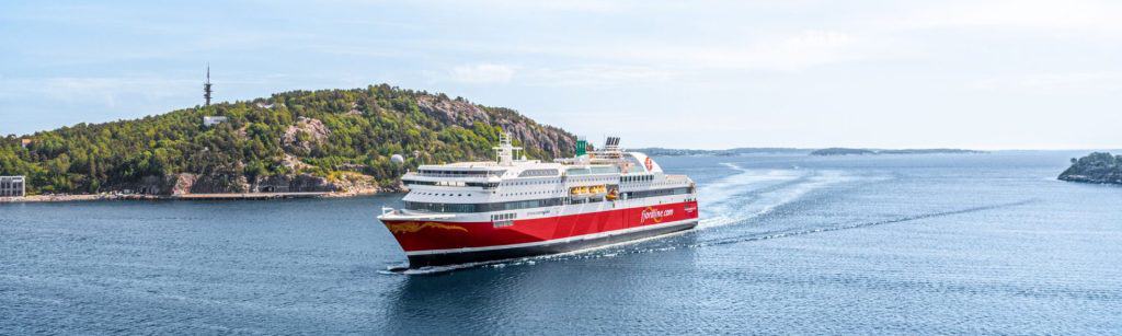 De Fjordline ferries varen tussen Bergen en Stavanger langs eilanden en door fjorden
