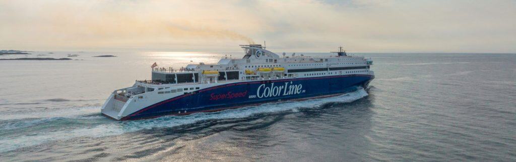 Color Line fastferry vaart in ongeveer 3 uur van Denemarken naar Noorwegen