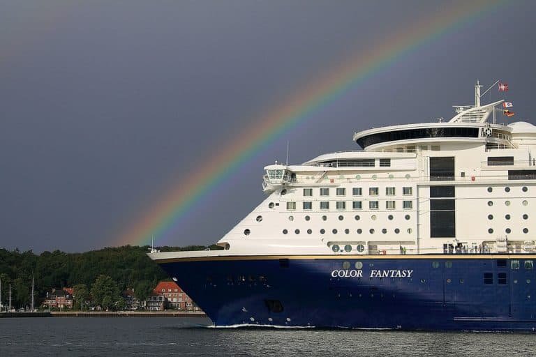 Luxe cruiseferry Color Fantasy in de Kieler förde