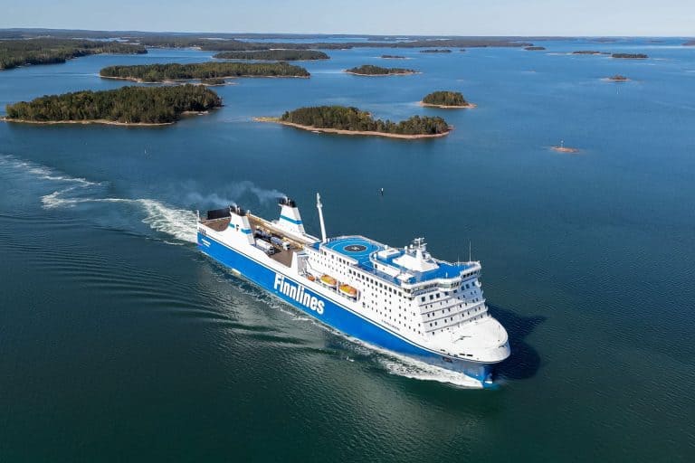 Finnlines ferry vaart door de Turku archipel